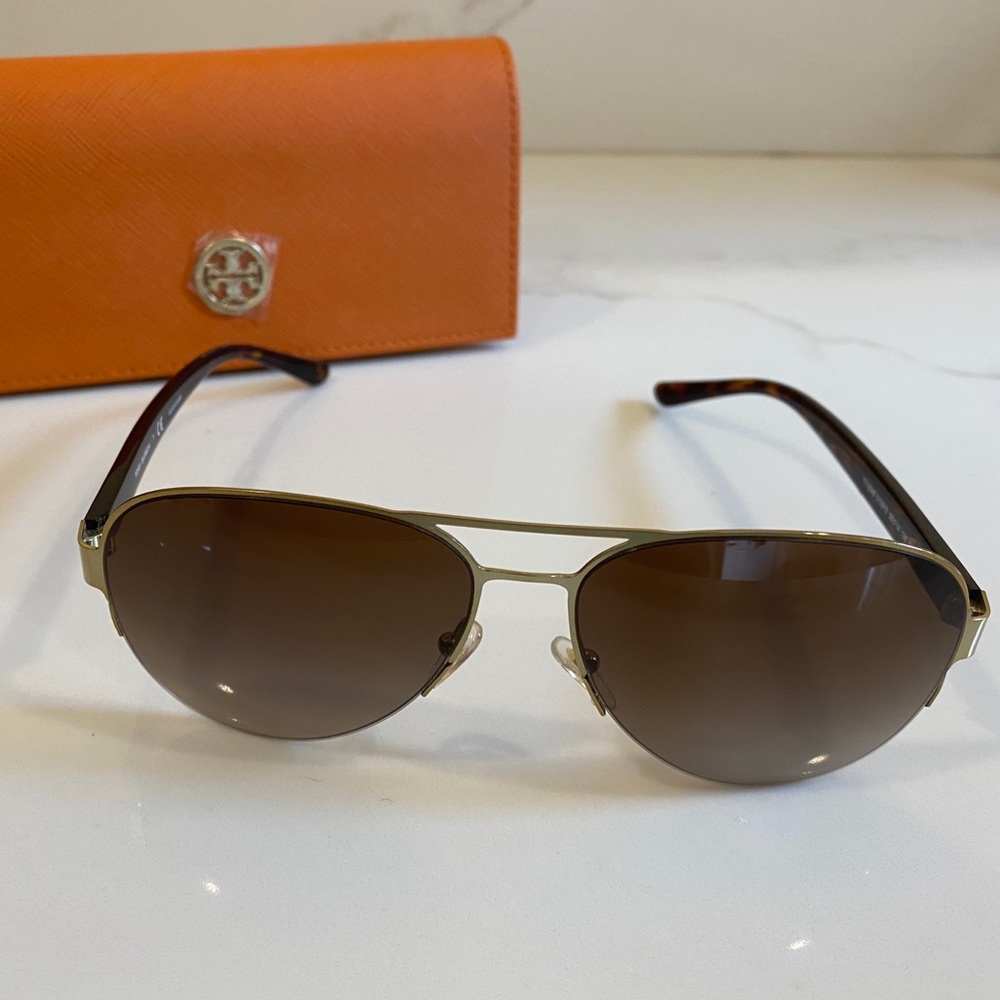 Tory Burch Women’s Aviators